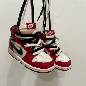 Toddler Jordan 1s - Chicago lost & found